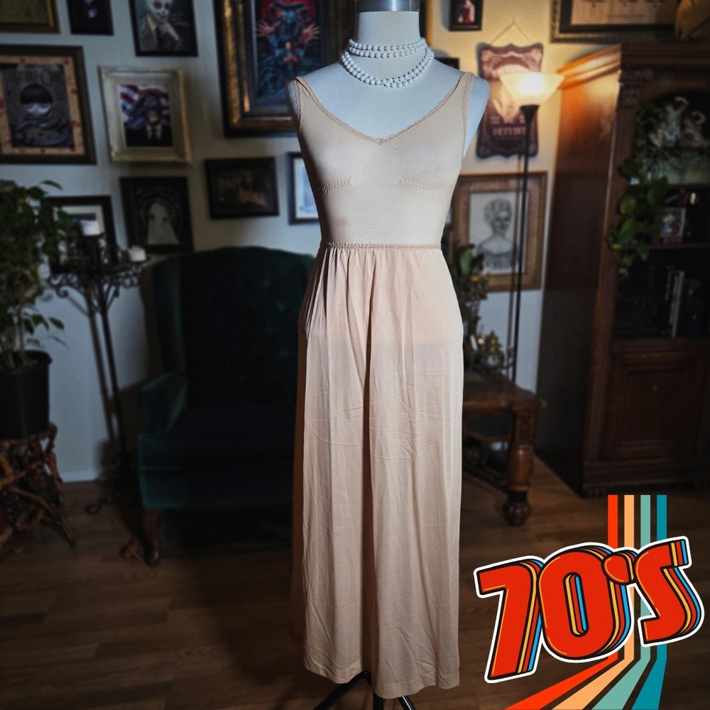 Vintage 70s‎ Vanity Fair Slip Full Length V Neck Nude Slip Dress Nylon Maxi